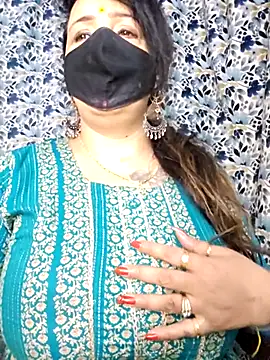 cute-tanvi online show from April 7, 2026, 12:45 am