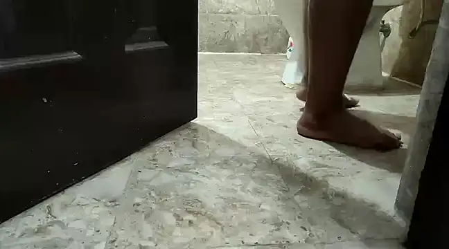 tusharvats60 online show from December 13, 2024, 4:33 am