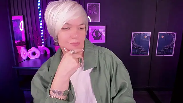 Snapshot of CarmenSoft chatting on November 21, 2025, 8:52 pm CarmenSoft online show from November 21, 2025, 8:52 pm