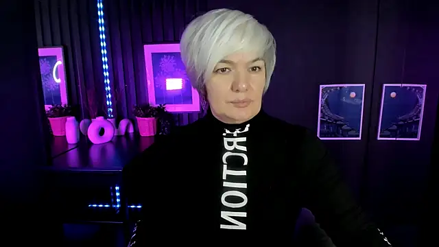 Snapshot of CarmenSoft chatting on November 25, 2025, 8:42 pm CarmenSoft online show from November 25, 2025, 8:42 pm