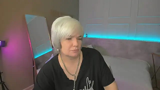 CarmenSoft online show from June 2, 2026, 8:53 pm