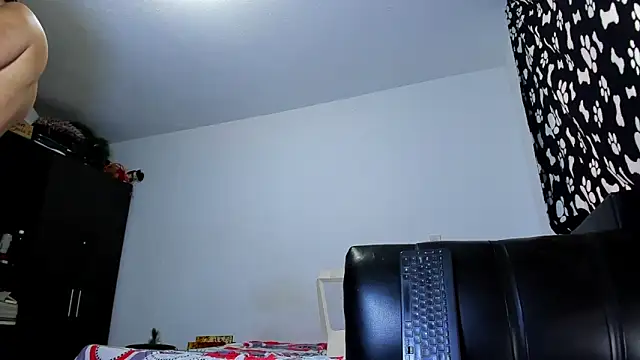 Snapshot of ares_sexxx chatting on December 4, 2025, 1:32 pm ares sexxx online show from December 4, 2025, 1:32 pm