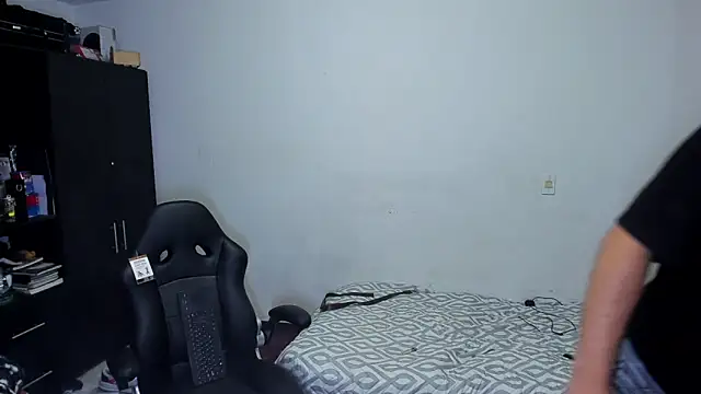 ares sexxx online show from April 15, 2026, 9:26 am