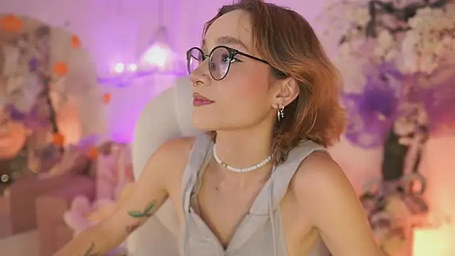 DalahiaRush online show from October 24, 2025, 7:02 pm