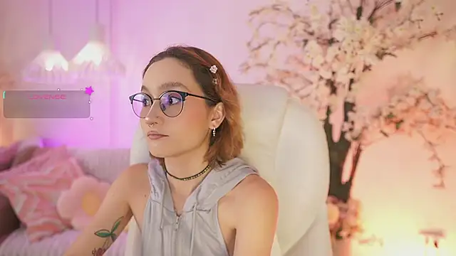 DalahiaRush online show from November 4, 2025, 7:06 pm