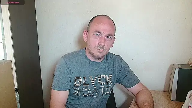 Johan   Barker online show from April 13, 2026, 12:09 pm