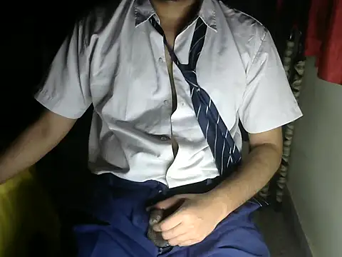 Snapshot of aloneboy1996 chatting on August 1, 2026, 8:07 pm aloneboy1996 online show from August 1, 2026, 8:07 pm