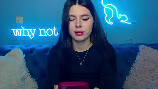 ViollinaLove online show from April 12, 2026, 4:49 am