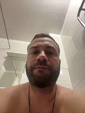 Snapshot of nikebauer95 chatting on February 15, 2025, 2:15 am nikebauer95 online show from February 15, 2025, 2:15 am