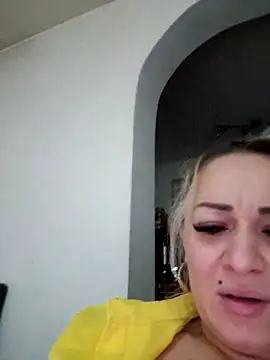 Snapshot of Ruxy42ETT chatting on February 17, 2025, 5:25 am Ruxy42ETT online show from February 17, 2025, 5:25 am