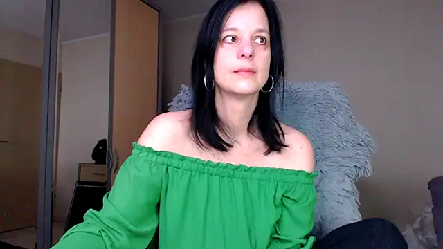 Snapshot of _Sweetlonglips_ chatting on February 6, 2025, 9:00 am Sweetlonglips online show from February 6, 2025, 9:00 am