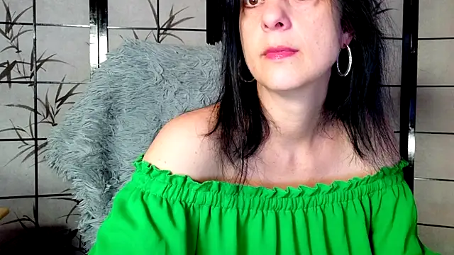  Sweetlonglips  online show from December 1, 2025, 6:03 am