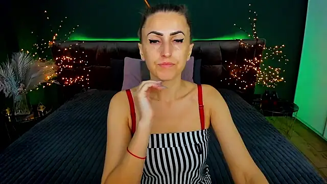 Snapshot of Rebecca_Diamond chatting on September 25, 2025, 5:46 am Rebecca Diamond online show from September 25, 2025, 5:46 am