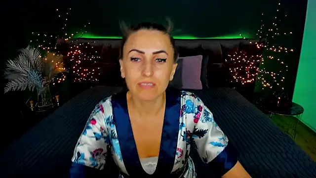 Snapshot of Rebecca_Diamond chatting on September 17, 2025, 5:42 am Rebecca Diamond online show from September 17, 2025, 5:42 am