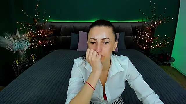 Snapshot of Rebecca_Diamond chatting on March 20, 2025, 12:32 pm Rebecca Diamond online show from March 20, 2025, 12:32 pm