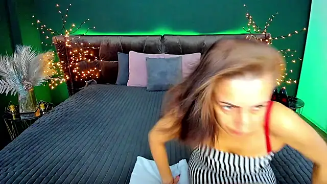 Snapshot of Rebecca_Diamond chatting on September 10, 2025, 5:28 am Rebecca Diamond online show from September 10, 2025, 5:28 am