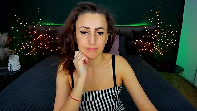 Snapshot of Rebecca_Diamond chatting on December 1, 2025, 6:47 am Rebecca Diamond online show from December 1, 2025, 6:47 am