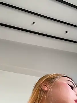 curchez  online show from March 10, 2026, 8:02 pm