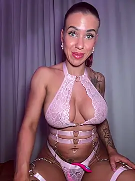 Pia July  online show from October 22, 2025, 8:19 pm