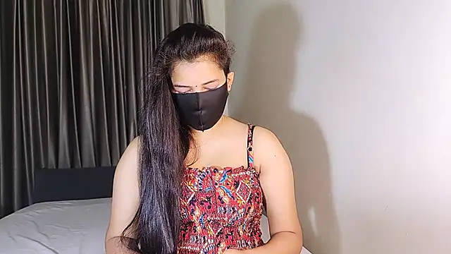 YourLovelyQueen online show from January 24, 2025, 8:53 pm