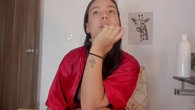 Snapshot of Hanna_Risso chatting on November 10, 2025, 5:51 pm Hanna Risso online show from November 10, 2025, 5:51 pm