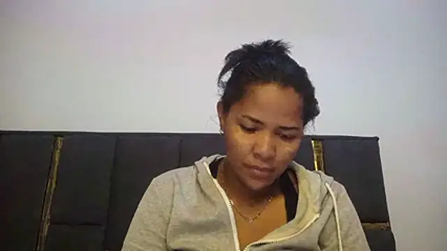 Snapshot of aleixane chatting on July 1, 2026, 5:19 am aleixane online show from July 1, 2026, 5:19 am