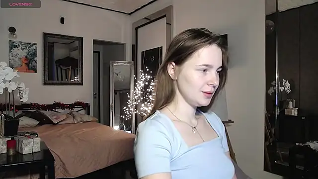 CindyJonson online show from December 16, 2025, 6:06 am