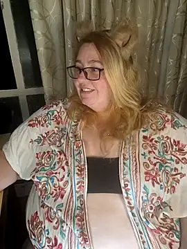 Snapshot of Iceprincess2bad4u chatting on February 11, 2026, 6:19 pm Iceprincess2bad4u online show from February 11, 2026, 6:19 pm