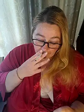 Snapshot of Iceprincess2bad4u chatting on February 15, 2026, 5:30 am Iceprincess2bad4u online show from February 15, 2026, 5:30 am