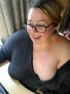 Iceprincess2bad4u online show from November 16, 2025, 6:51 am