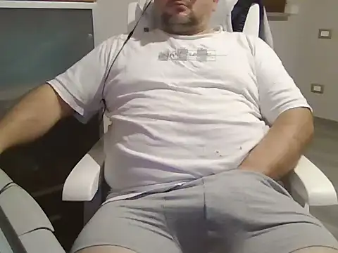 iron boy80 online show from November 14, 2025, 11:41 pm