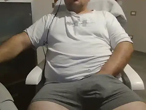 iron boy80 online show from November 16, 2025, 5:39 pm