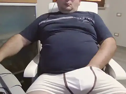 iron boy80 online show from November 5, 2025, 2:42 pm