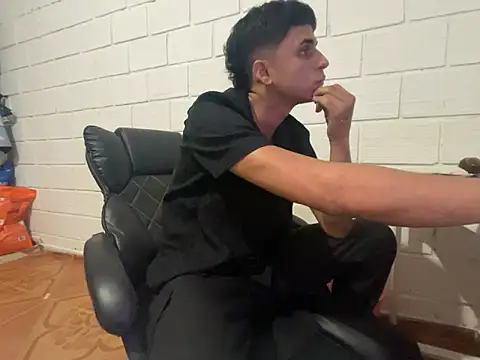 Max TheHorseDick online show from March 3, 2026, 2:40 am