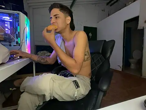 Max TheHorseDick online show from March 25, 2026, 6:24 am