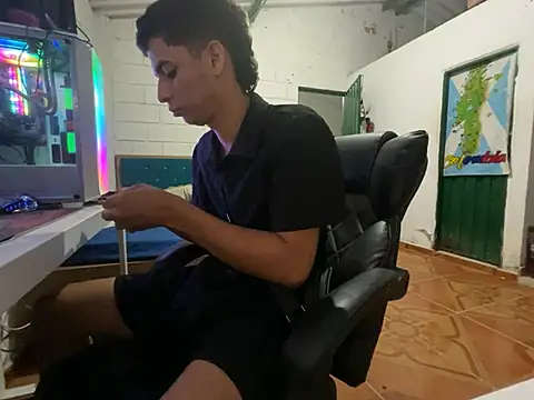 Max TheHorseDick online show from April 13, 2026, 2:48 am