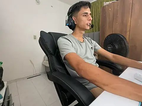 Max TheHorseDick online show from January 16, 2025, 3:34 am