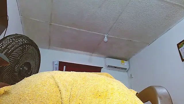 Snapshot of THAKIANYSBIGCOCK chatting on March 21, 2025, 4:29 pm THAKIANYSBIGCOCK online show from March 21, 2025, 4:29 pm