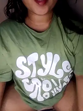 Snapshot of Sweet-Berry chatting on January 27, 2025, 9:22 pm Sweet-Berry online show from January 27, 2025, 9:22 pm