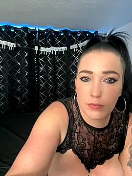 Snapshot of BonnyundClyde19 chatting on November 16, 2025, 2:00 pm BonnyundClyde19 online show from November 16, 2025, 2:00 pm