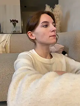 Snapshot of -AngelAri- chatting on December 5, 2025, 9:30 am -AngelAri- online show from December 5, 2025, 9:30 am