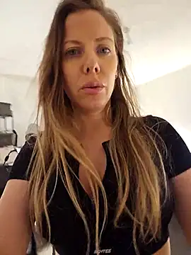 novaforyou1 online show from October 30, 2025, 4:37 pm