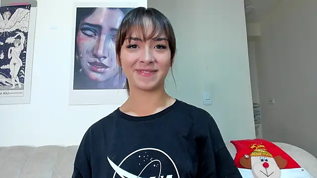 Snapshot of Moonlight1002 chatting on December 14, 2024, 2:22 am Moonlight1002 online show from December 14, 2024, 2:22 am