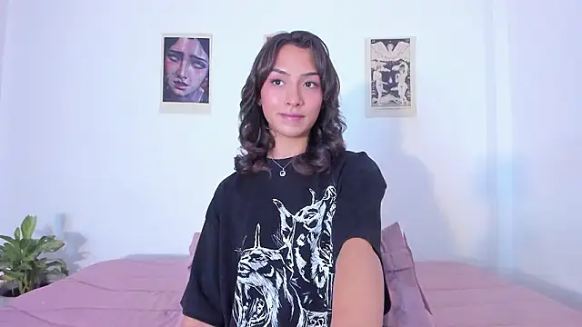 Snapshot of Moonlight1002 chatting on February 12, 2026, 3:17 am Moonlight1002 online show from February 12, 2026, 3:17 am