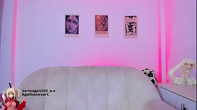 Snapshot of Moonlight1002 chatting on October 25, 2025, 4:22 am Moonlight1002 online show from October 25, 2025, 4:22 am