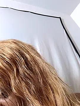 Snapshot of JadaSkyy chatting on October 23, 2025, 12:20 am JadaSkyy online show from October 23, 2025, 12:20 am