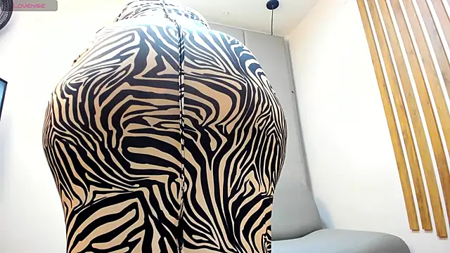 Snapshot of AlishaPalmer chatting on November 15, 2025, 12:20 pm AlishaPalmer online show from November 15, 2025, 12:20 pm