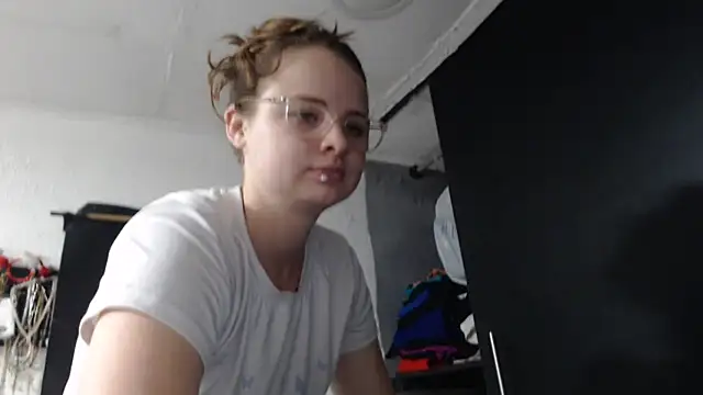 Snapshot of HellenMiyer1111 chatting on December 22, 2025, 3:12 pm HellenMiyer1111 online show from December 22, 2025, 3:12 pm