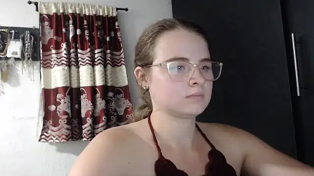 HellenMiyer1111 online show from October 30, 2025, 8:17 pm