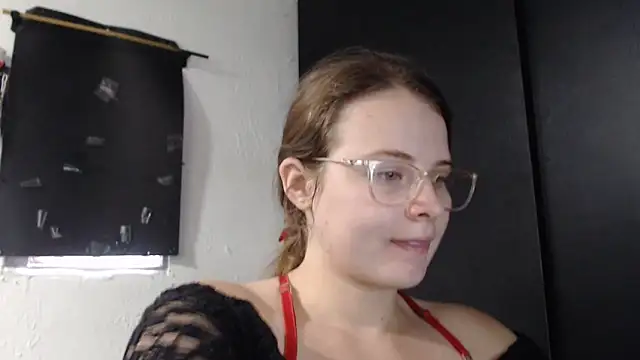 HellenMiyer1111 online show from December 4, 2025, 5:23 pm